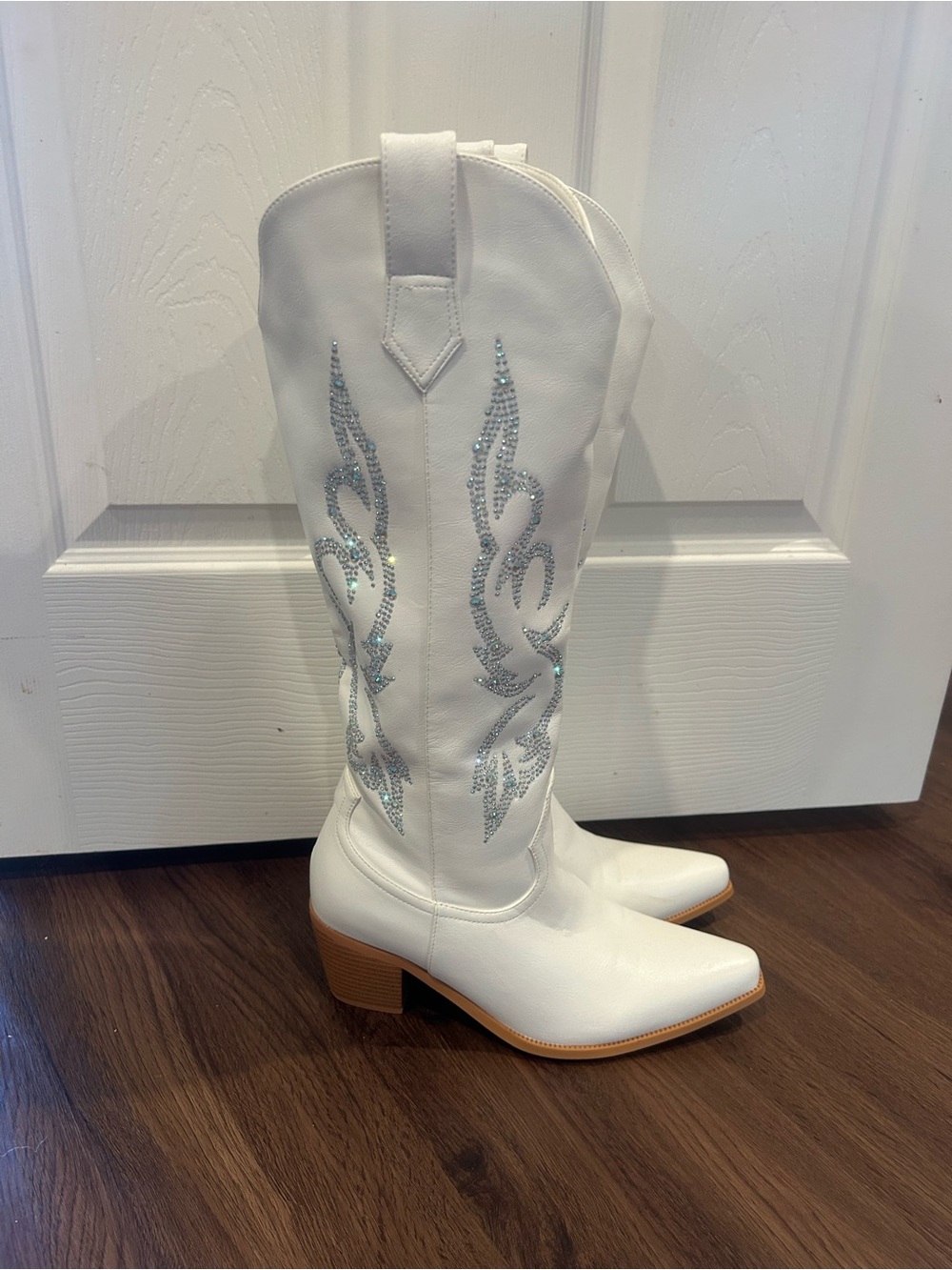 White Women's Western Knee-High Boots with Rhinestone Embellishment 9.5